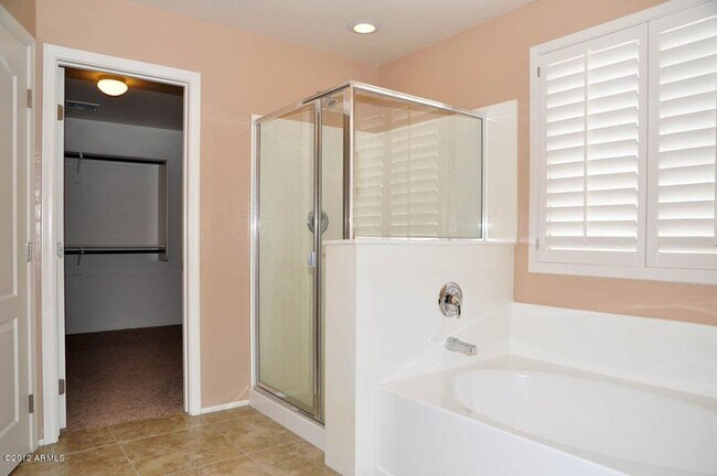 Building Photo - Charming 4 Bed 3 Bath Home in Norterra Area