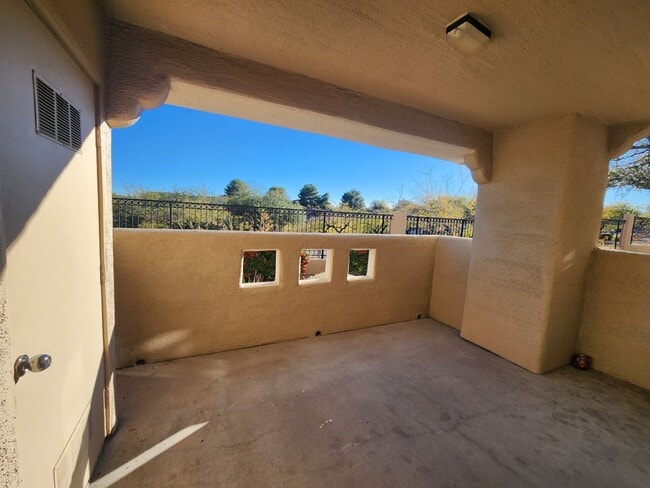 Building Photo - First-Floor Summerlin Condo with Unobstructed Park Views