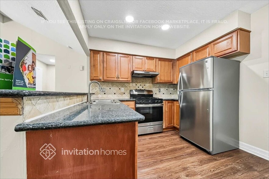 Building Photo - 9422 Chartermoss Cir