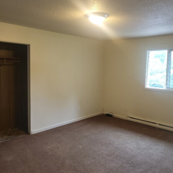 Building Photo - 1003 Colonial Dr
