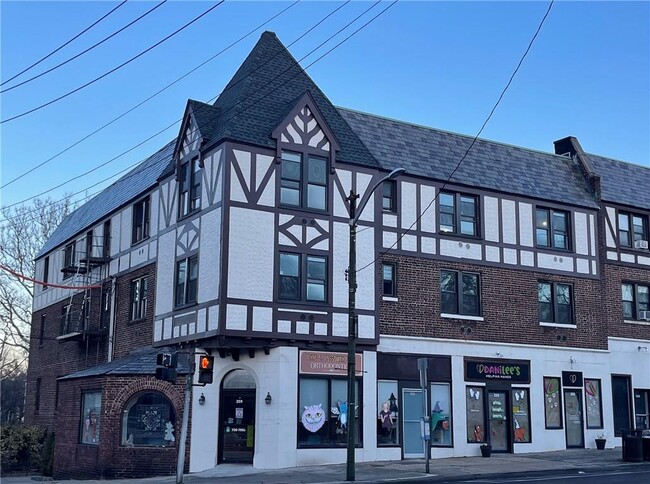 Primary Photo - 651 West St