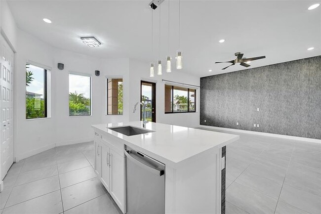 Building Photo - 10780 Oceano Wy