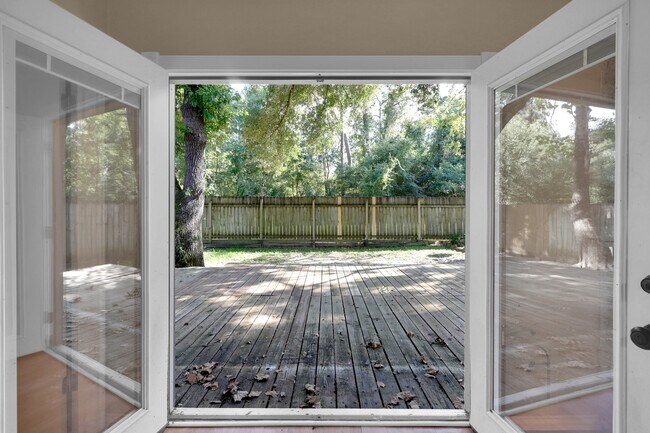 Building Photo - 83 Summer Crest Cir