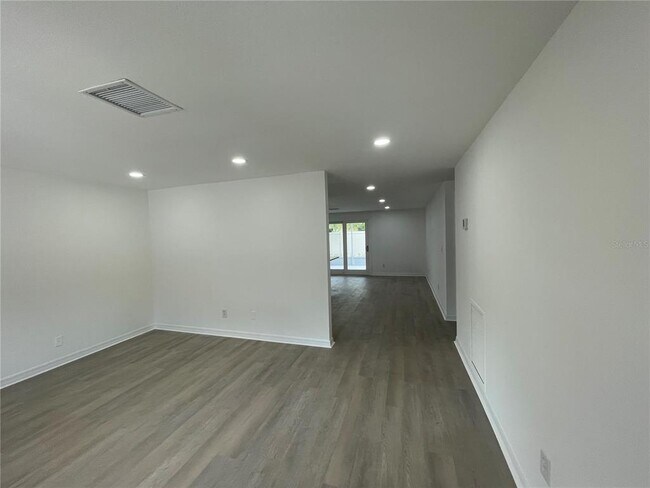 Building Photo - 11241 Temple Ct