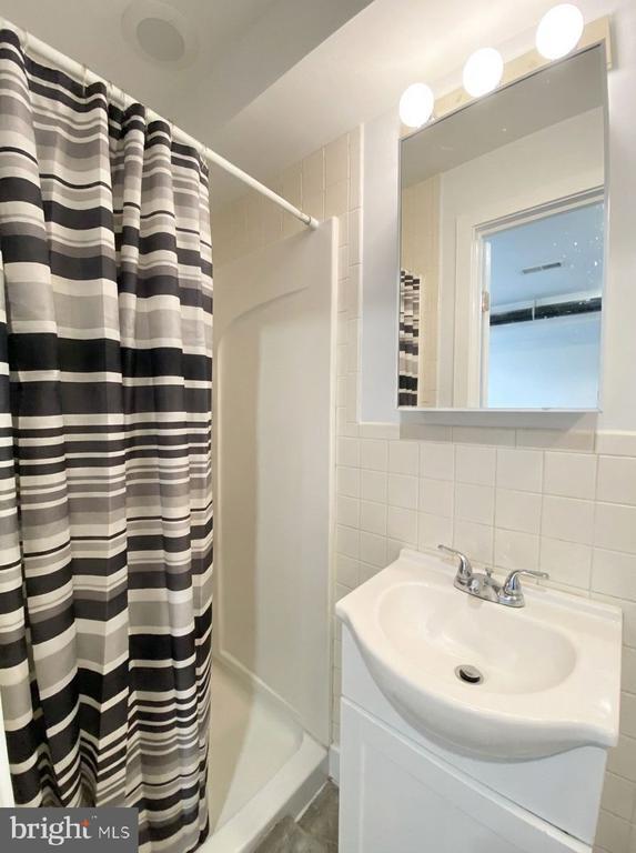 Building Photo - 2214 N Camac St