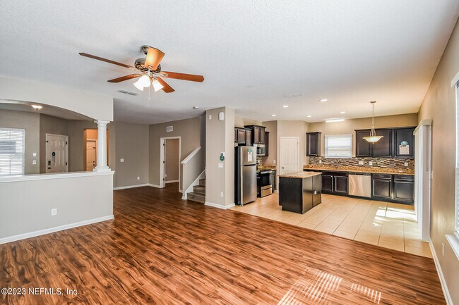 Building Photo - 211 Buck Run Way