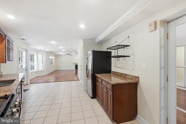 Building Photo - 5205 Brookeway Dr