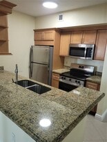 Building Photo - 2564 Centergate Dr
