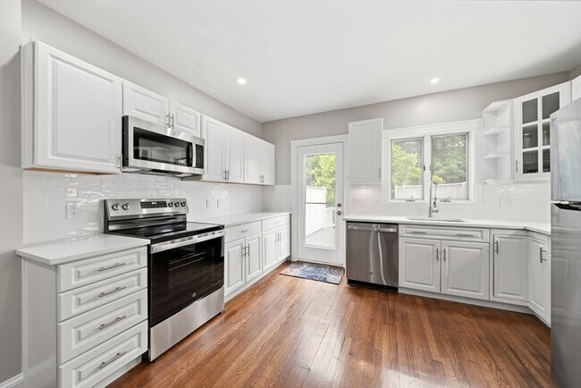 Building Photo - 309 Hillside Ave