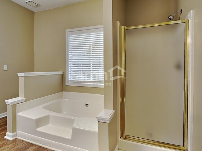 Building Photo - 2020 Foster Dr