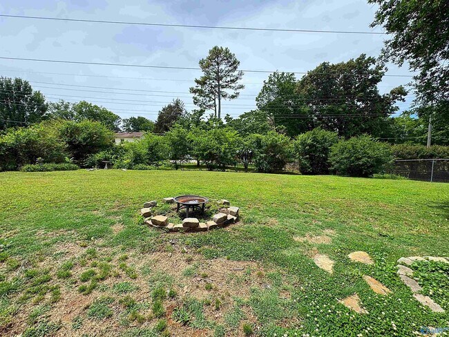 Building Photo - 11406 Crestfield Dr SE