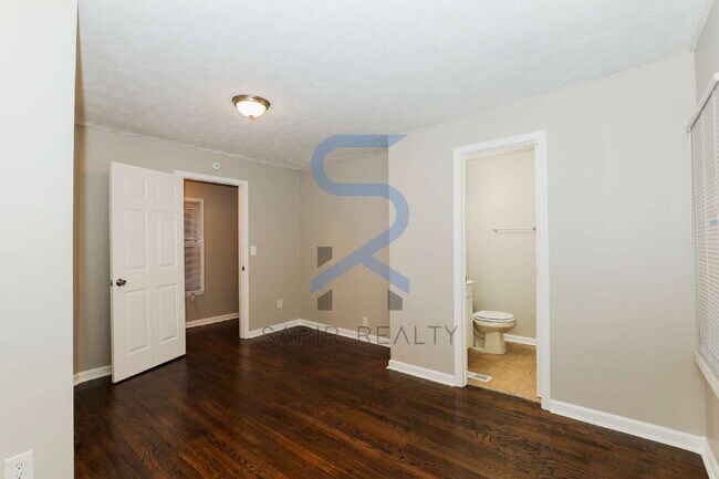 Building Photo - 2018 Pryor Rd SW