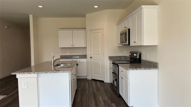 Building Photo - 702 Camden Dr