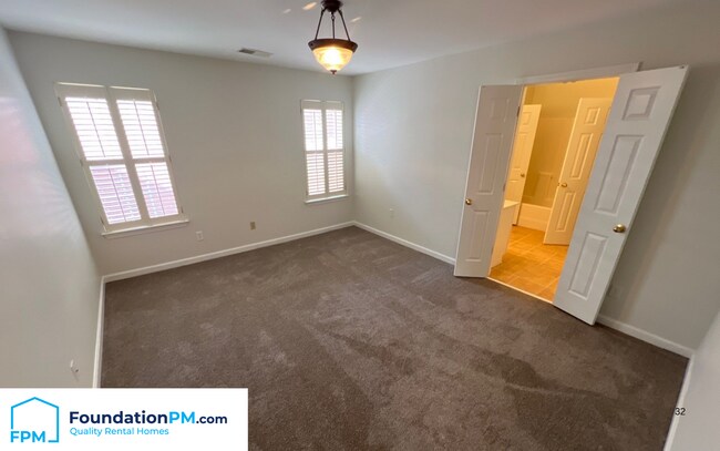 Building Photo - 1066 W Montebello Cir
