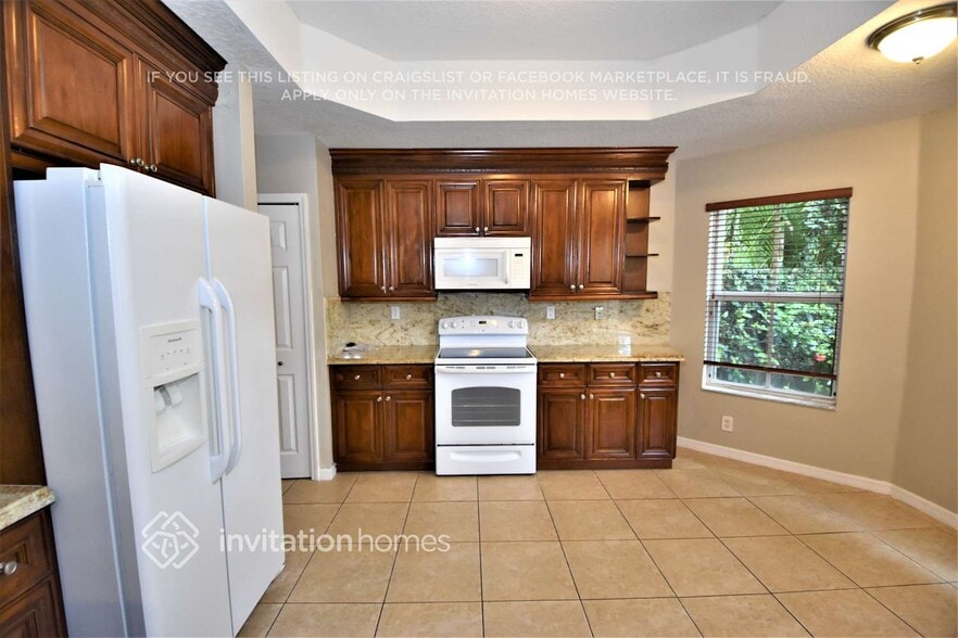 Building Photo - 3066 SW 155th Ave