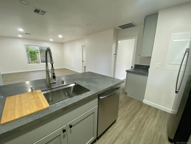 Building Photo - Beautifully Updated UTC Home with 2 Master Suites!