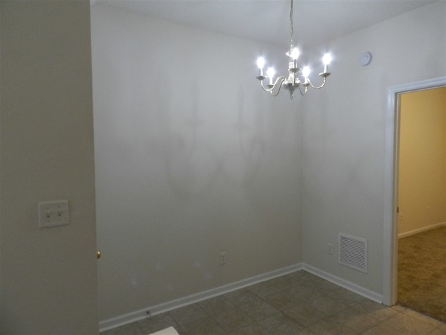 Building Photo - 2388 Parrot Ln