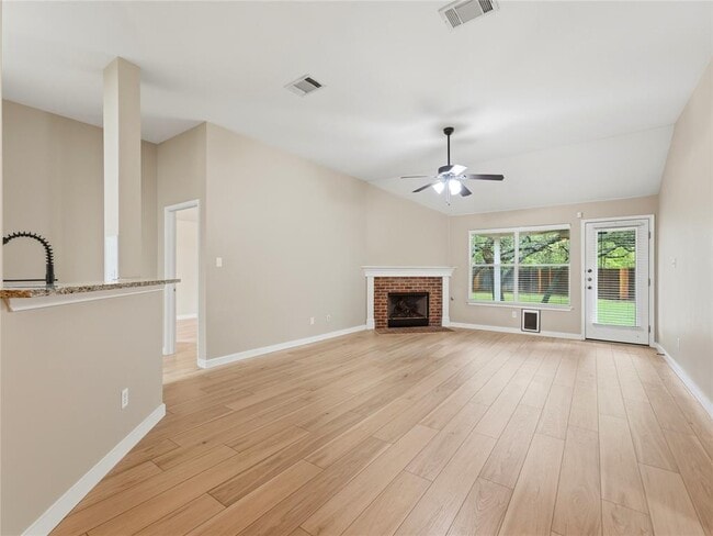 Building Photo - 1004 Downridge Dr