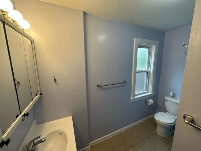 Building Photo - 1217 March St