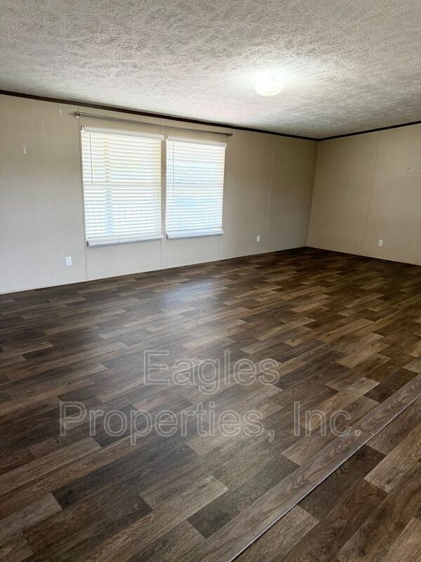 Building Photo - 863 Pecan Rd