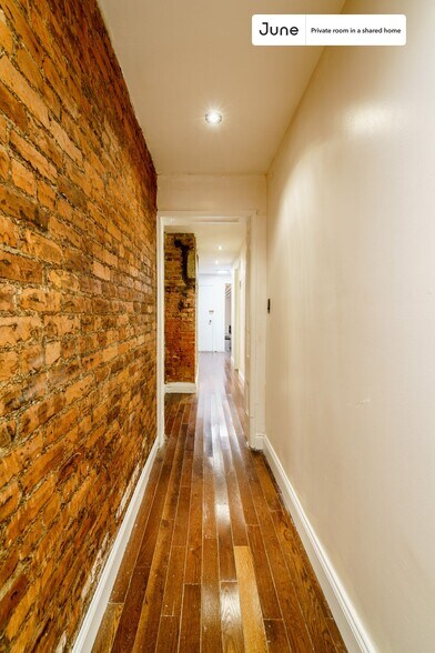 Building Photo - Room in Shared 5 bed/1.5 bath home