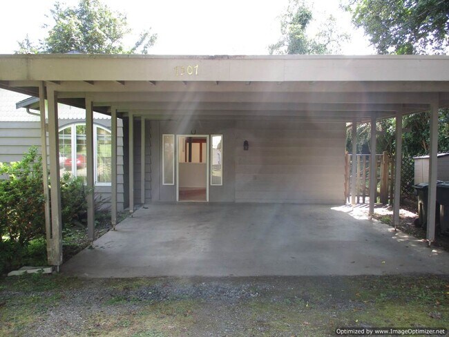 Building Photo - 3 Bedroom Rambler in Downtown Gig Harbor