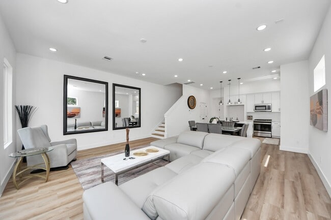 Building Photo - 3118 Wentworth St