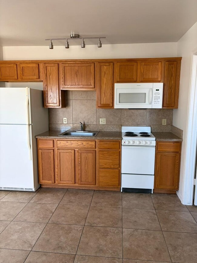 Building Photo - 1291 Vaquero Dr