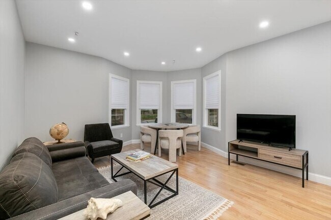 Building Photo - 755 Boylston St