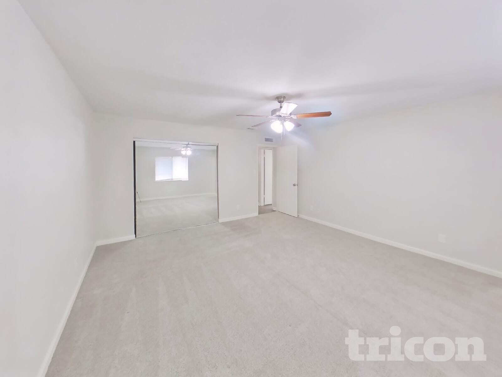 Building Photo - 2106 Newbury Dr