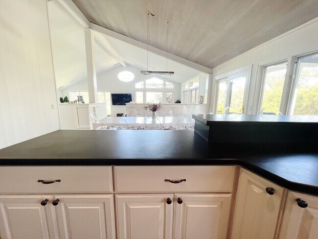 Building Photo - Welcome to Your Luxurious Napa Valley Retr...