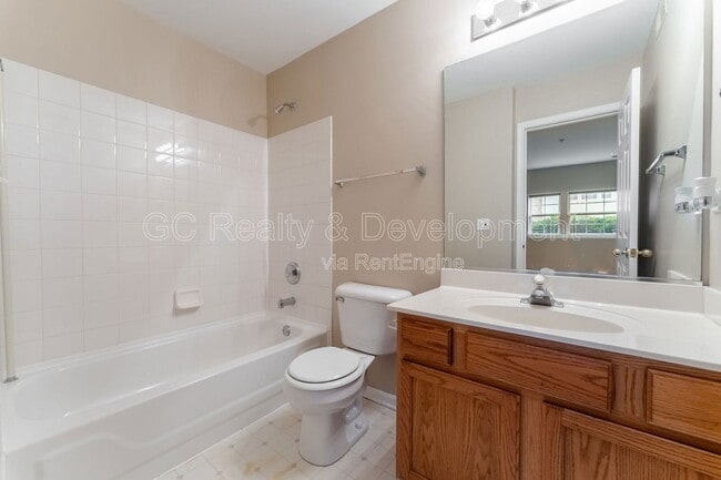 Building Photo - 2720 N Greenwood Ave