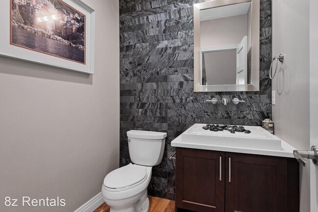 Building Photo - 3 br, 3.5 bath House - 2127 Lowell Blvd