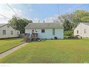 Building Photo - Adorable Bungalow