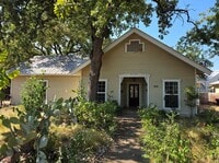Building Photo - FOR LEASE!!