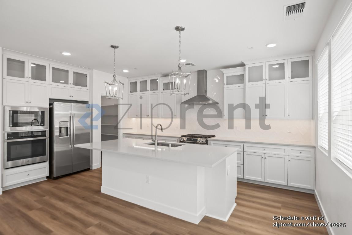 Building Photo - 336 Monastery Dr