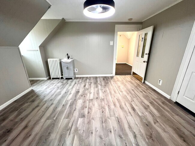 Building Photo - 259-261 N. Dithridge Street (Full Service)