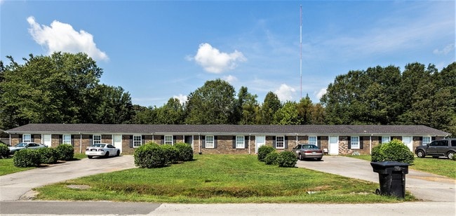 Building Photo - 308 New Rock Creek Rd