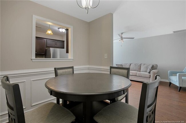 Building Photo - 2615 Middle Br Bnd