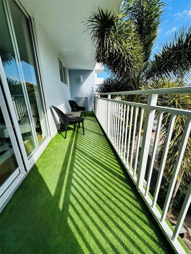 Building Photo - 1045 10th St