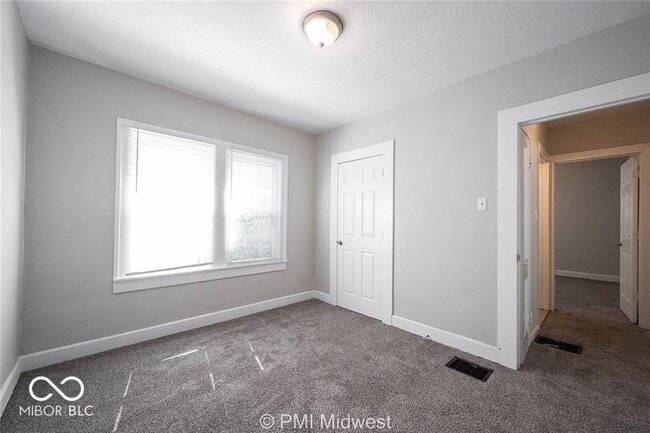 Building Photo - 1529 E Ohio St