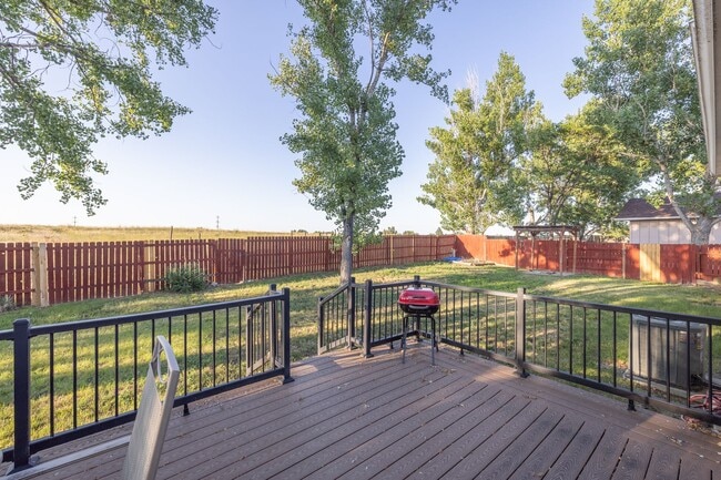 Building Photo - Spacious 5-Bedroom Home with Bonus Room & ...
