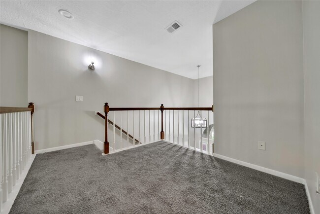 Building Photo - 11 Windledge Pl