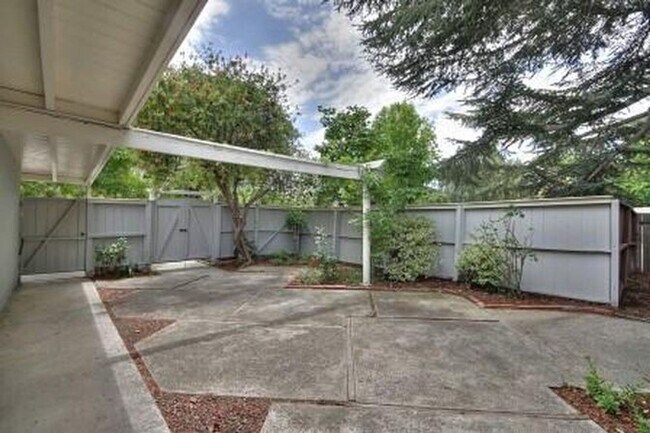 Building Photo - BEST VALUE IN PA!!  Charming Eichler, Midtown location, GREAT PA schools, EASY commute!