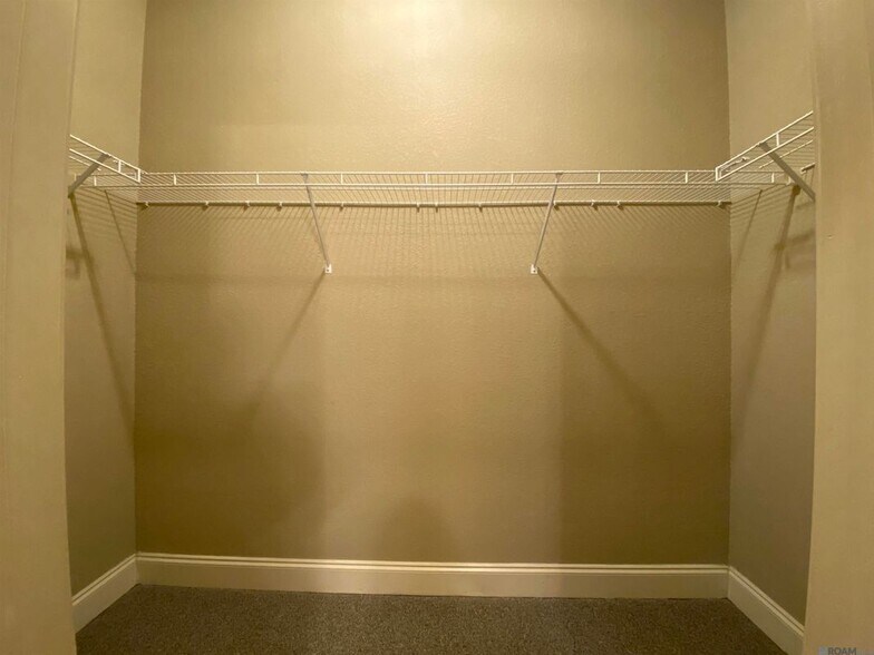 Building Photo - 4848 Windsor Village Dr