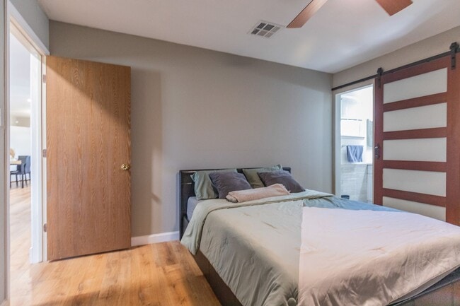 Building Photo - Beautiful 3 Bed 2 Bath - Gorgeous Views & Fenced in Backyard!