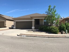 Building Photo - Sandstone Ranch Estates 4 Bed/2Bath with Refrig A/C