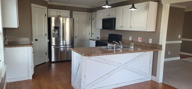 Building Photo - Beautiful Two-Story Home located in Asheford- Close to Fort Bragg & Minutes from Shopping/Restaur...