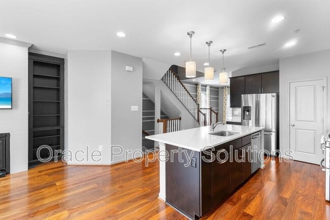 Building Photo - 1201 Falcon Point Dr