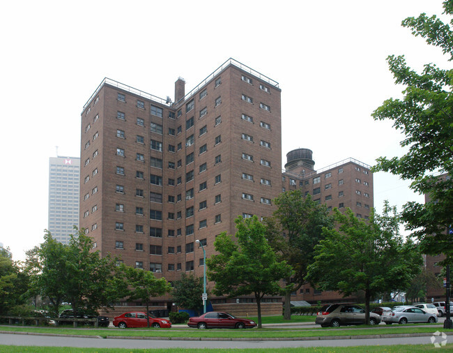 Primary Photo - Marine Drive Apartments